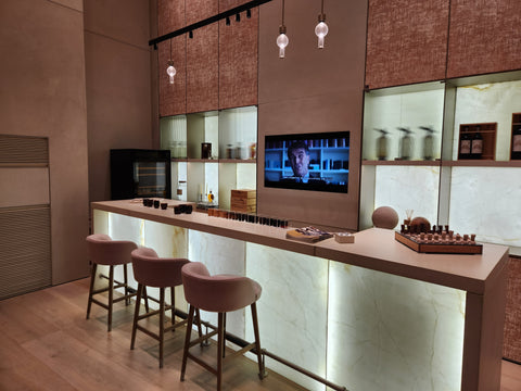 「みんな、上を向こうじゃないか」